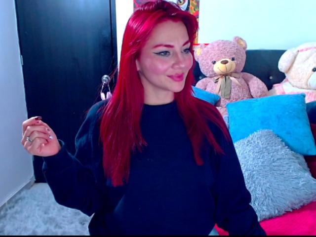 EmelySofia - פורנו בשידור חי ומצלמת סקס - 26479509