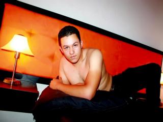 AlejandroFox - Live porn &amp; sex cam - 2648431