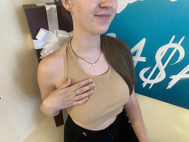 Nesie - Live porn &amp; sex cam - 26495229