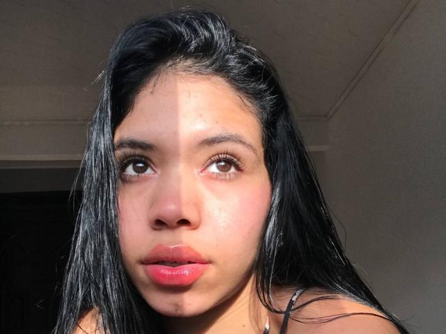 EmaGarces - Live porn &amp; sex cam - 26500957