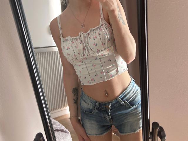 younglily-hot - Live sex cam - 26502561