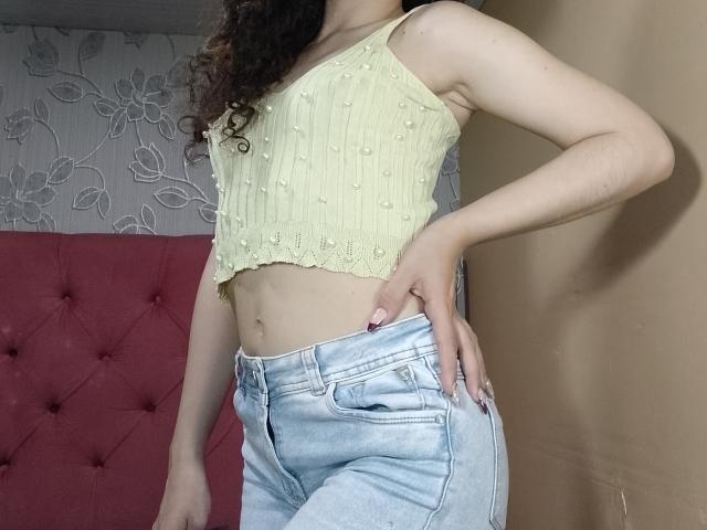 EmmaCurls - Live sex cam - 26505445