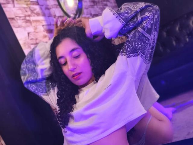 MaddieRousse - ライブポルノ&amp;セックスカム - 26508209