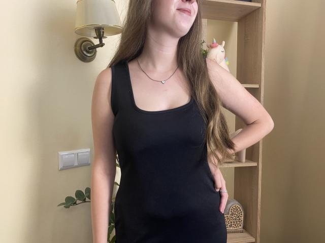 Nesie - Porno na żywo i seks kamera - 26509565