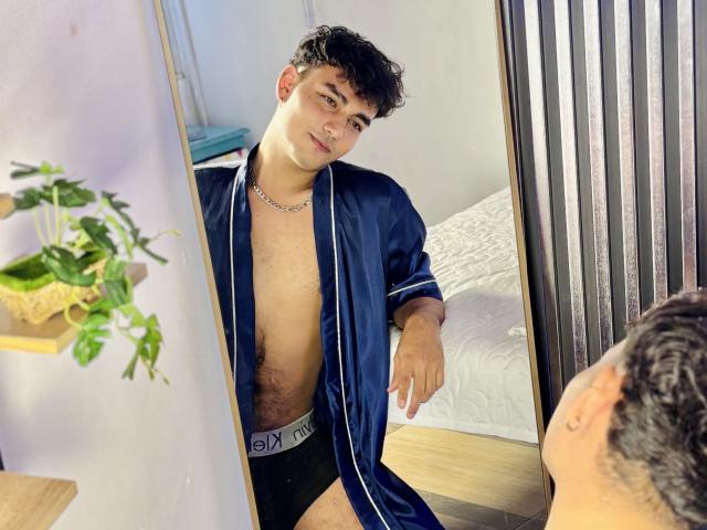 ValentinPeach - Live porn &amp; sex cam - 26518213