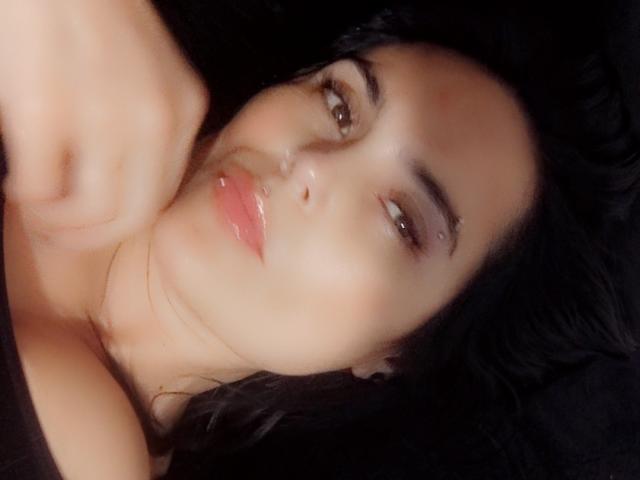 CharlotteCrofort - Live sex cam - 26526552