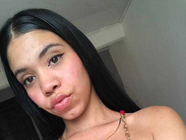 EmaGarces - Live porn &amp; sex cam - 26528572