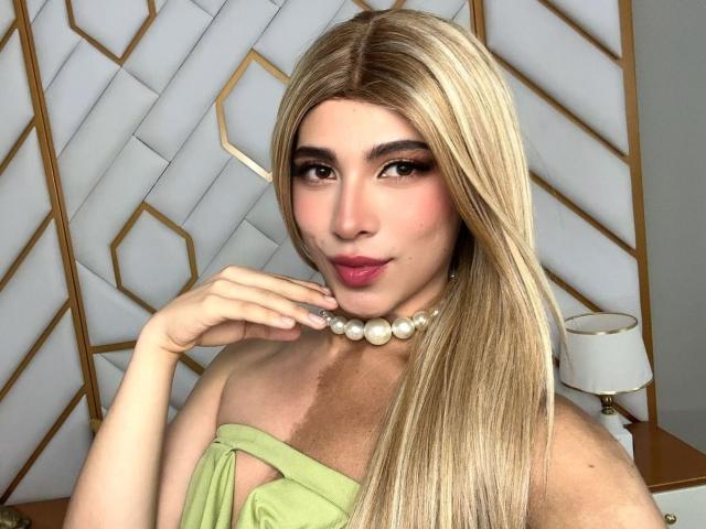 LiaColin - Élő pornó és szexkamera - 26530568