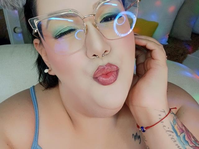 GiannaMorrys - Live sex cam - 26546428