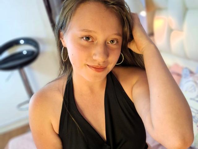 LilouMoretti - Live porn &amp; sex cam - 26563190