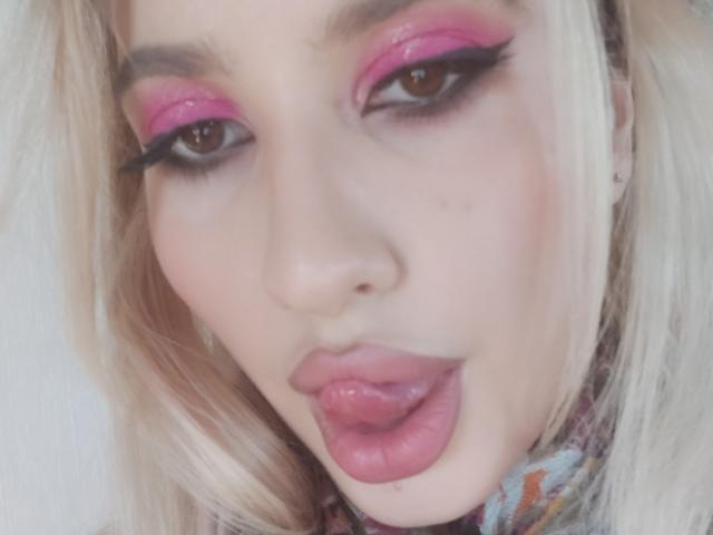 ElzaKomx - Camera khiêu dâm &amp; quyến rũ trực tiếp - 26566046