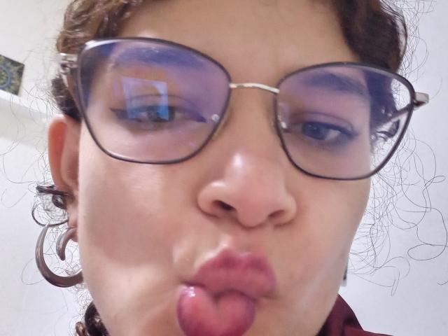 WendyBeckettX - Live sex cam - 26567734