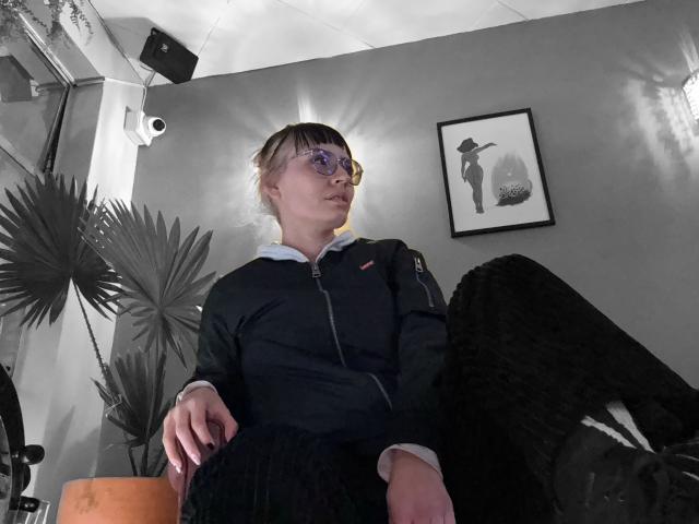 SaraleePoison - Camera khiêu dâm &amp; quyến rũ trực tiếp - 26569834