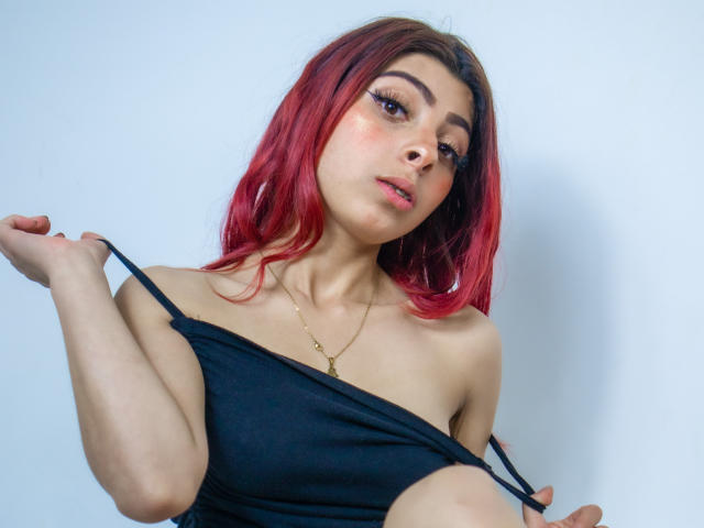 AliciaSamis - Live porn &amp; sex cam - 26570702