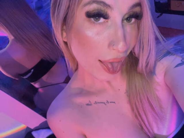 SammyViolet - Live Sex Cam - 26575862