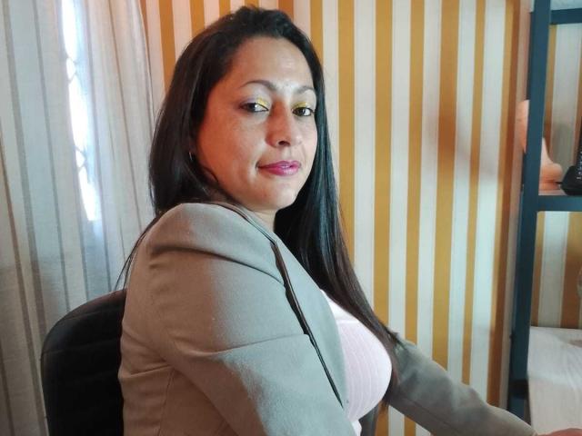 ScarlettBarness - Live sex cam - 26580450