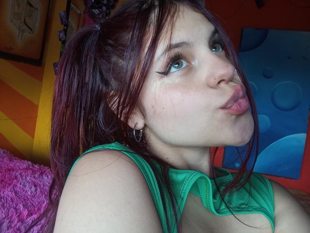 SophieHil - Live sex cam - 26584342