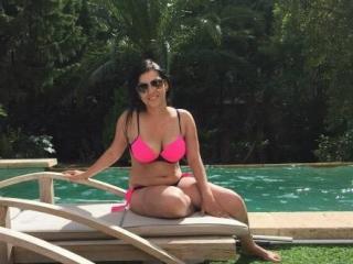VanessaRubby - Cam hot with this dark hair Young and sexy lady 