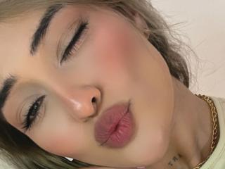 MaeCollins - Live sex cam - 26604182