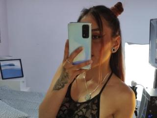AshleyHottie69 - Live Sex Cam - 26620158