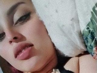 AshleyHottie69 - Live Sex Cam - 26631970