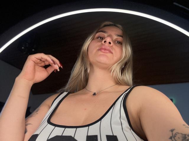 AtheneaRossi - Live sex cam - 26637438