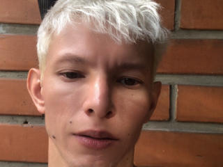 AlexAdam69 - Live porn &amp; sex cam - 26637662
