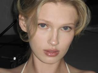 Vedere il profilo completo di TheHottestBlonde