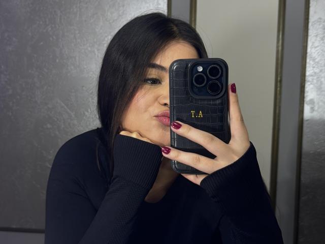 CamilaSofiia - Porno na żywo i seks kamera - 26647094