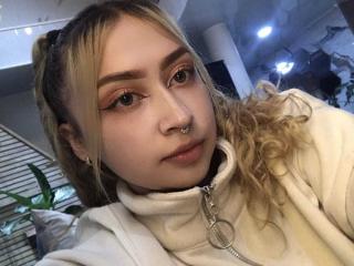 См. подробные сведения о модели AlanaLeBlanc