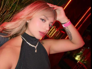 SofiaFoxx - Live porn &amp; sex cam - 26648410