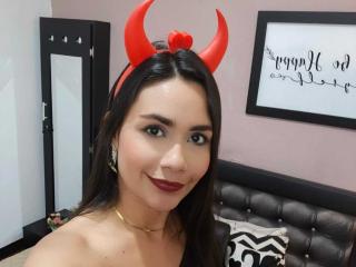 См. подробные сведения о модели SophieJones69