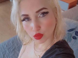 См. подробные сведения о модели GiuliaAddams