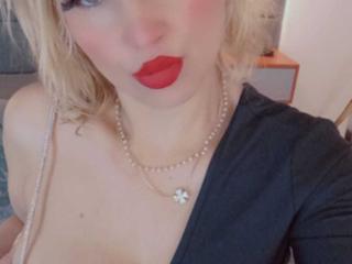 См. подробные сведения о модели GiuliaAddams
