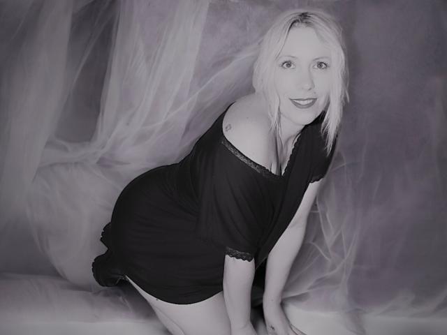 ArchAngelTheFrancaise - Live porn &amp; sex cam - 26658610