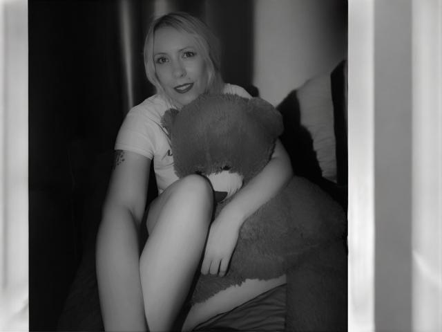 ArchAngelTheFrancaise - Live porn &amp; sex cam - 26659734