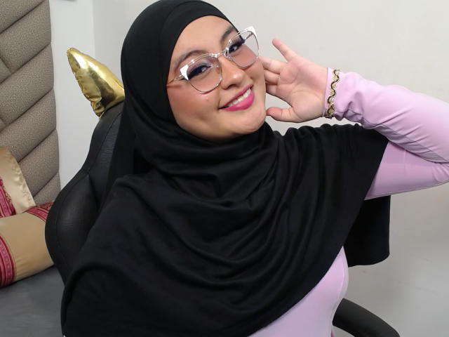 HelueJamil - Live Sex Cam - 26659978