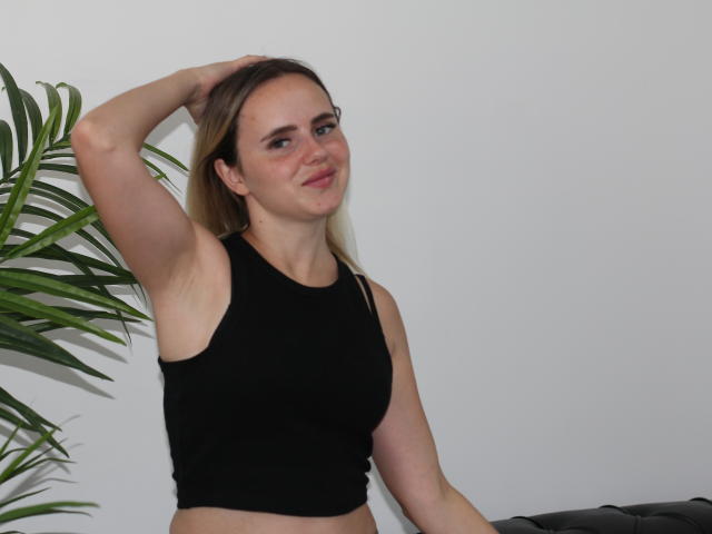 MilanaBloom - Live porn &amp; sex cam - 26665738