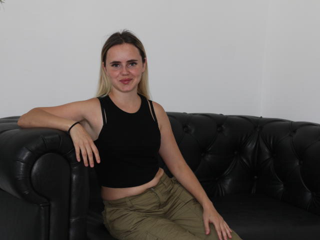 MilanaBloom - Live Sex Cam - 26665750