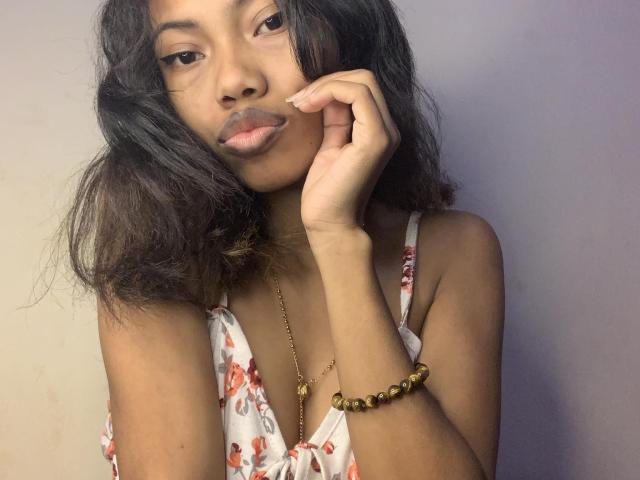 LindaSanchezL - Live porn &amp; sex cam - 26666102