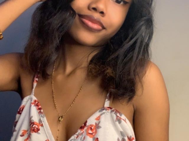 LindaSanchezL - сексуальная веб-камера в реальном времени - 26666106