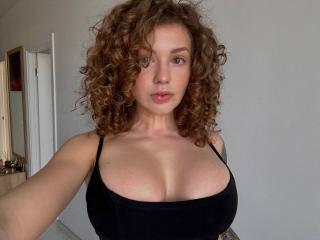 Fișa detaliată a CurlyCandyXX