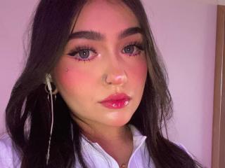 Se komplett profil för DanielaRuizz