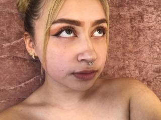 Se komplett profil för AlanaLeBlanc
