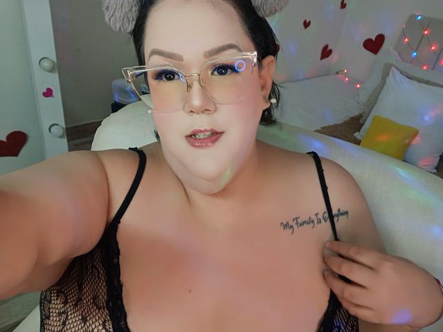 GiannaMorrys - Live Sex Cam - 26678566