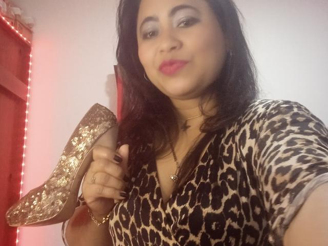 MiaSalomeChaude - Live Sex Cam - 26678702