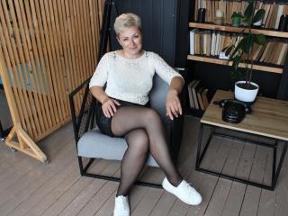 EmiliaGree's Model Profile