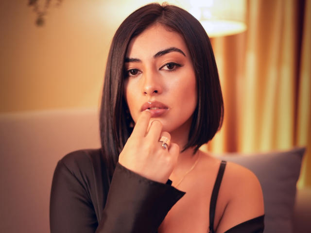 EmmaBeaumont - Live Sex Cam - 26690129