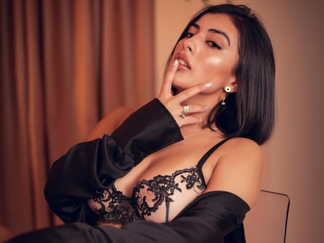 EmmaBeaumont - Live Sex Cam - 26690169