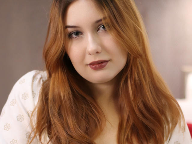 TrishaKingsley - Live sex cam - 26697337